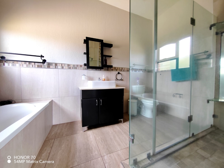 3 Bedroom Property for Sale in Hartebeesfontien AH North West